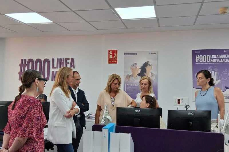 La Línea Mujer 24 horas se consolida como un recurso esencial de atención a mujeres víctimas de violencia tras aumentar en un 18,2% las llamadas respecto a 2024